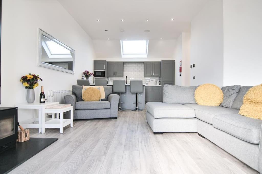 Hoxne Cottages - Daisy Cottage With Private Hot Tub York Eksteriør bilde